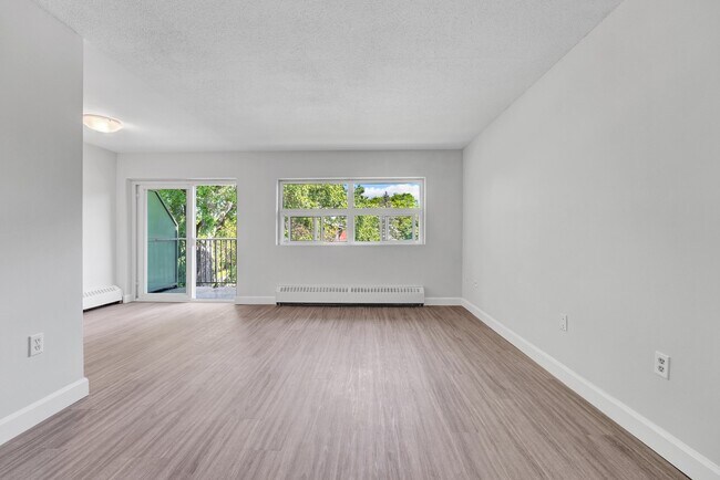 Photo - Huron Gardens