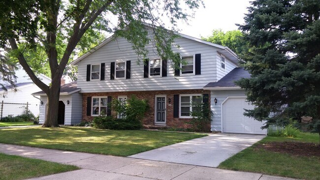 Building Photo - 5304 Manitowoc Pkwy Unit 1