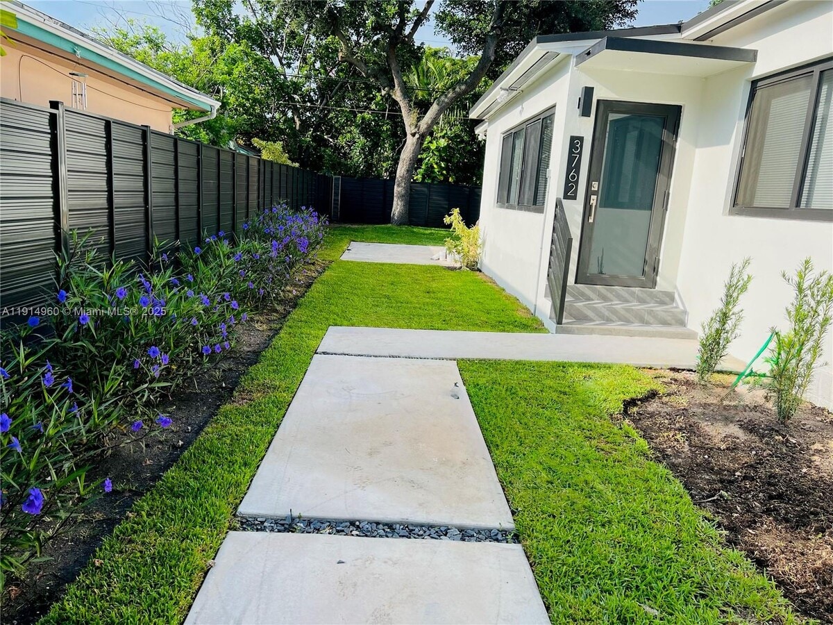 Photo - 3764 SW 27th Ln Unit 3762