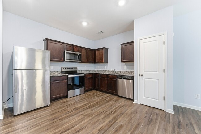 Photo - 3068 Tarian Way