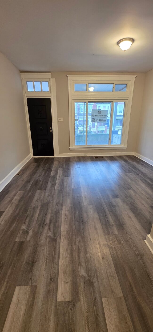 Photo - 2917 Winchester St