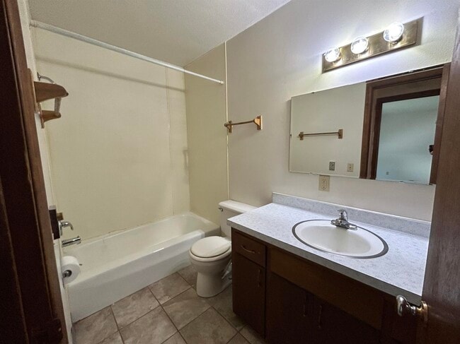 Photo - 519 S Dodge St Unidad 5