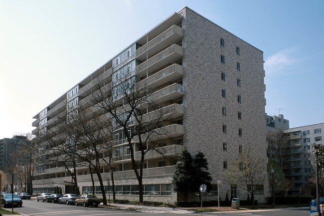 Fotografía del edificio - Potomac Plaza Terraces