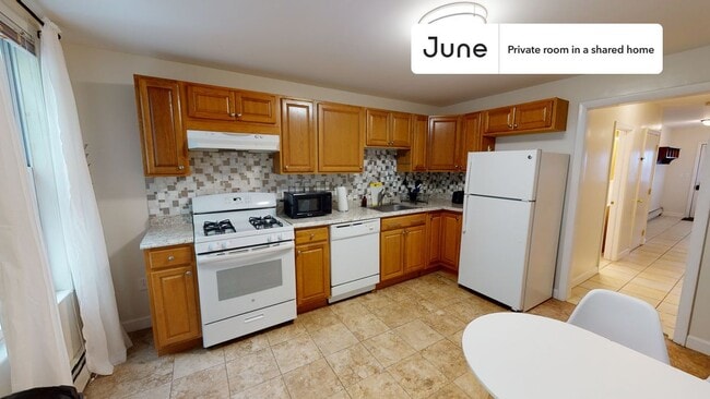 Room in Shared 3 bed/1 bath home in Central Square (Cambridge)