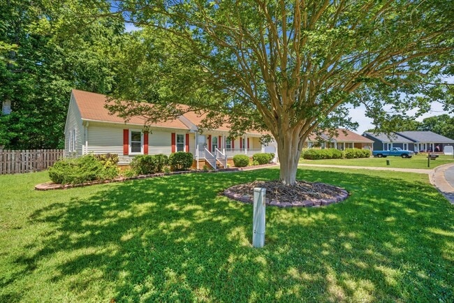 Photo - LARGE RANCH HOME