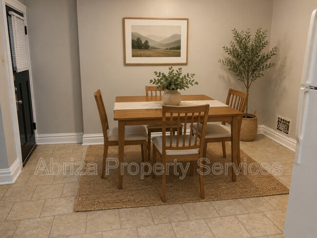 Photo - 4722 S Grand Blvd Unidad 1N