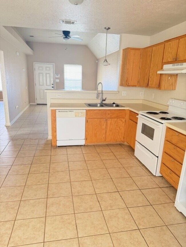 Photo - 3606 Littleleaf Dr Unit B