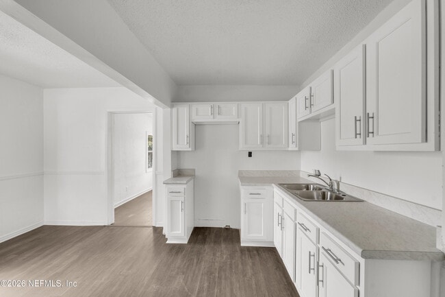 Photo - 1227 Dena St