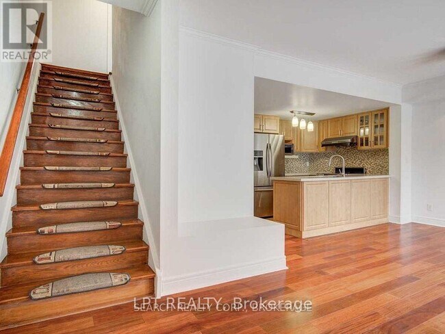 Photo - 3047 Finch Ave W