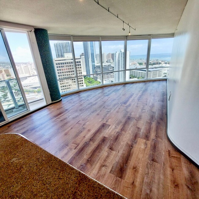 Sweeping 270 degree views from this Moana ... - Sweeping 270 degree views from this Moana ... Condo Unit 2903