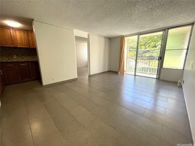 Building Photo - Spacious 3 Bed / 2 Bath – Nuuanu Park Plac... Rental