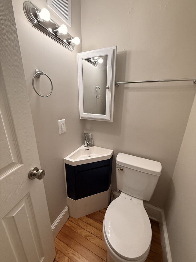 Photo - 627 Warren Ave.