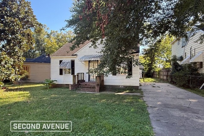 Photo - 2455 Twain Ave