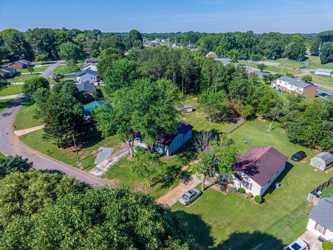 Photo - Remarkably Renovated Ranch in the Heart of Maiden!