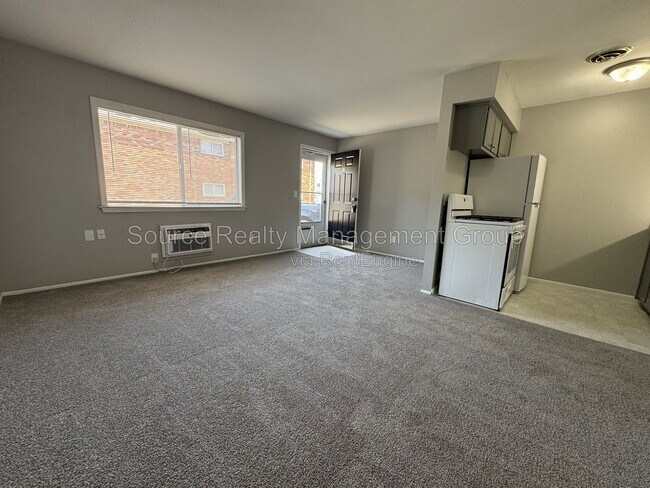 4431 Oakwood Unit 1