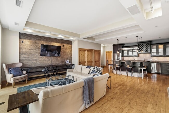 Photo - 1313 N Franklin Pl