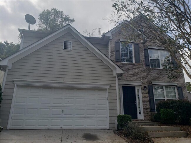 Building Photo - 2024 Longmont Dr