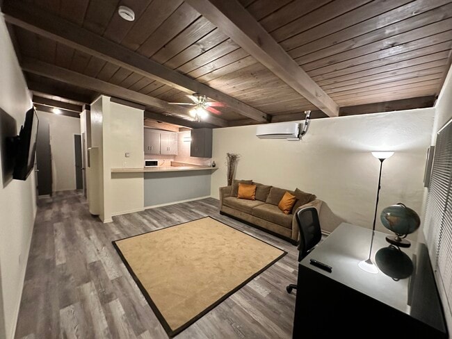 Photo - 1011 2nd St Unidad Studio- Utilities Paid