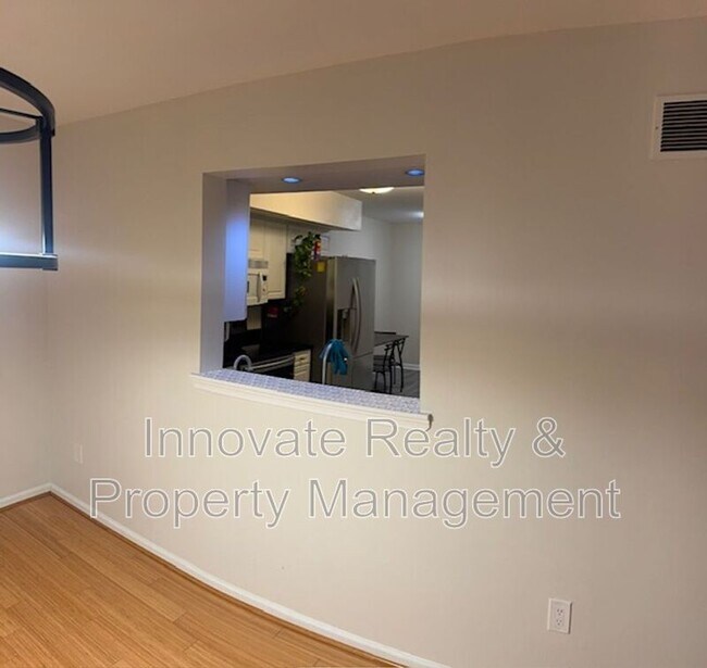 Photo - 584 Mount Vernon Cir