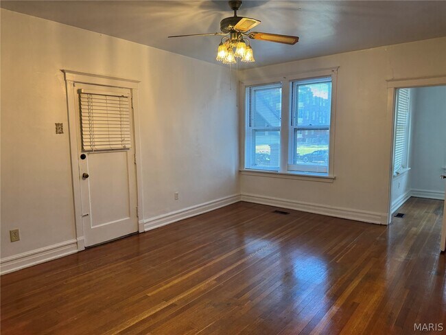 Photo - 5147 Waterman Blvd