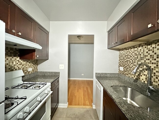 Photo - 5820 N Sheridan Rd Unit 014