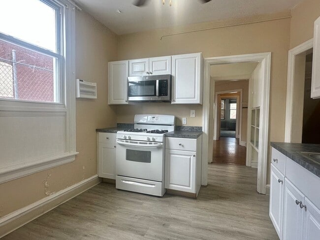 Building Photo - 17 S Morton Ave Rental