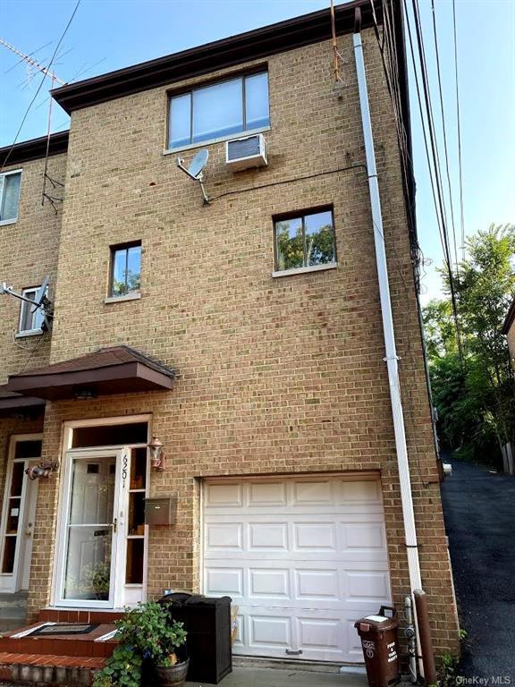 Photo - 6201 Spencer Ter