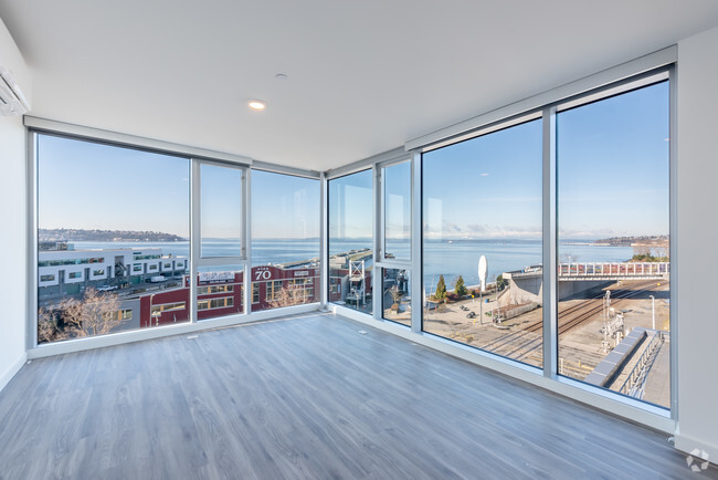 Floor to Ceiling Windows - 10 Clay Rental