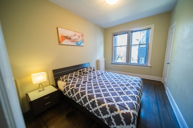 Photo - 935 Jervis St Unit 4