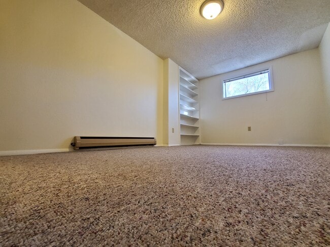 Bedroom - 2418 Pine St Unit #404