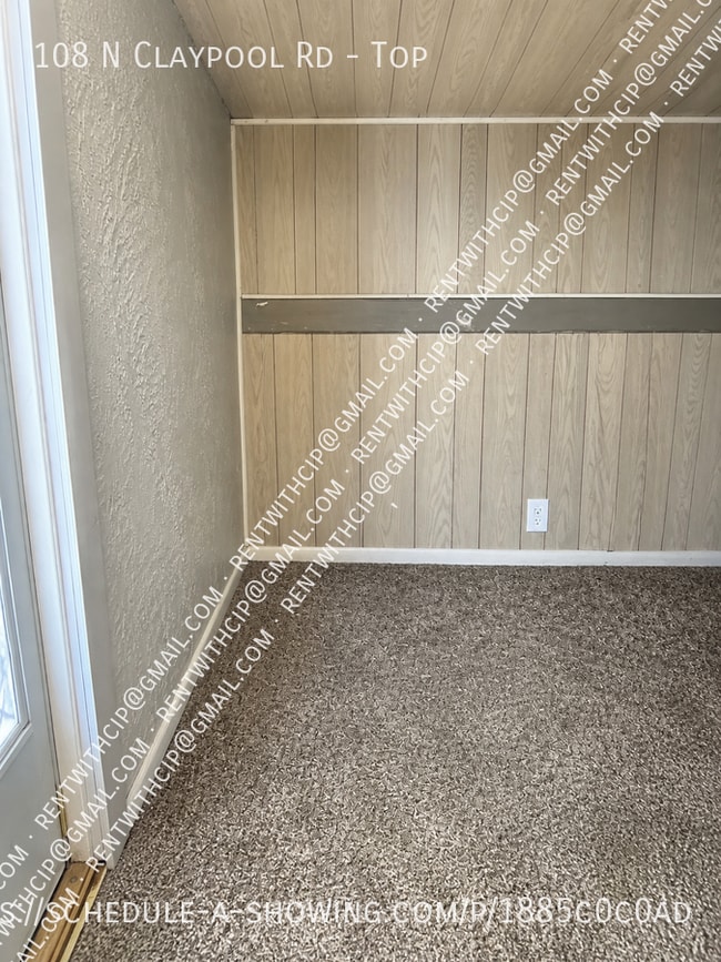 Building Photo - 108 N Claypool Rd Unit Top