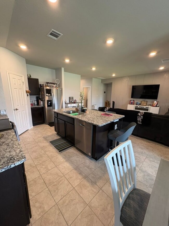 Photo - 4 Bedroom 2 Bath in Mesa Verde