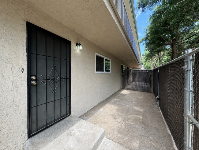 Photo - 711 E. Pleasant Street
