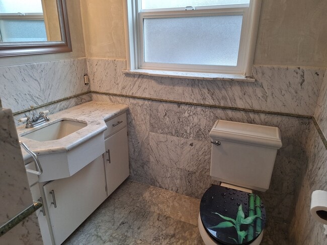 Photo - 633 Trevethan Ave Unidad Alley