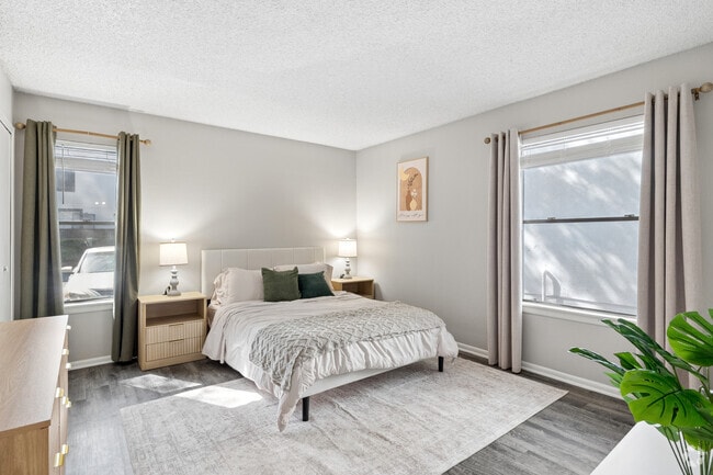 1BR, 1BA - 815SF - Bedroom