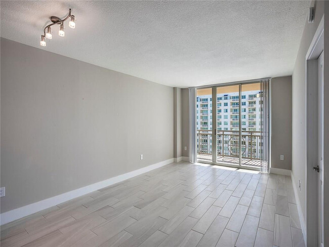 1040 Seminole Dr Unit 1406