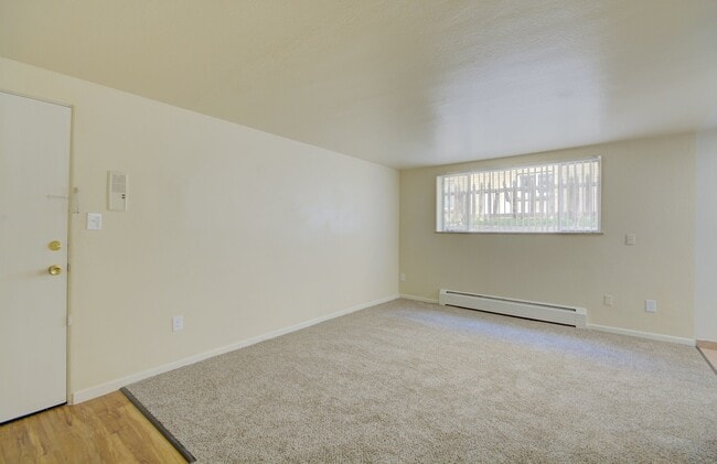 Photo - 4720 E 8th Ave Unidad 9
