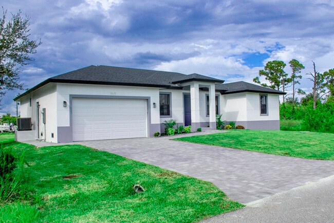 Photo - 15633 Lakeland Cir