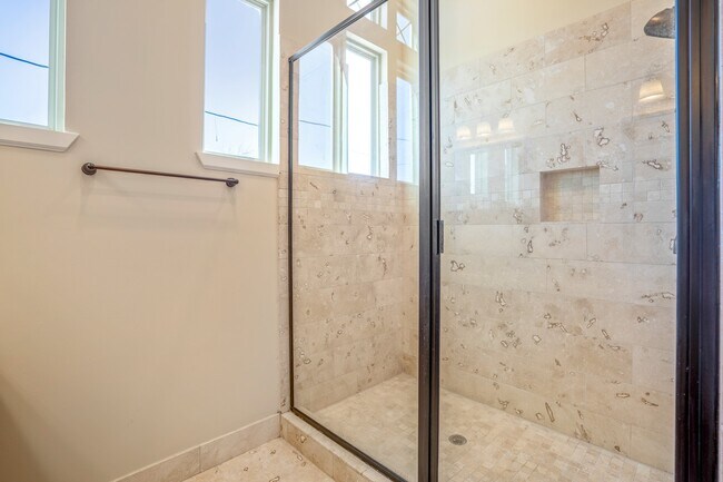 Photo - 104 Estelle St