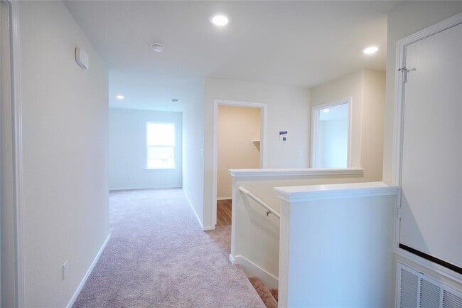 Photo - 384 Papaya Dr