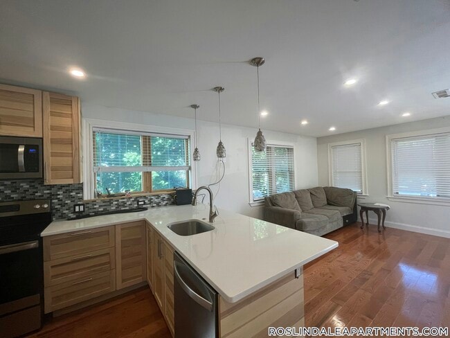 Photo - 4350 Washington St Unit 2