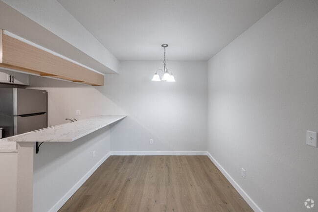 2BR, 1BA - 876 SF - Dining Area