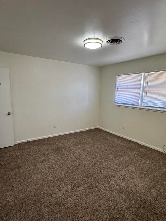 Photo - 2418 46th St