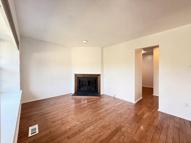 Photo - 1187 Heyward Rd