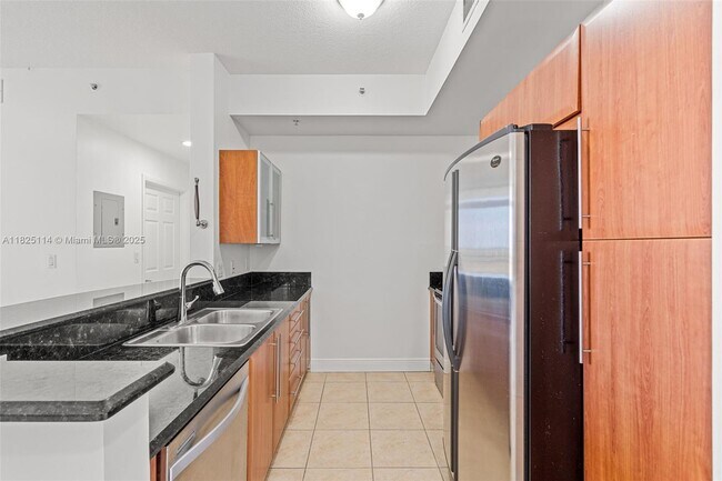 Photo - 3232 SW 22nd St Unidad 604