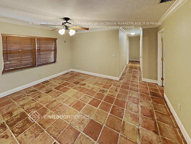 Photo - 4885 Alfresco St