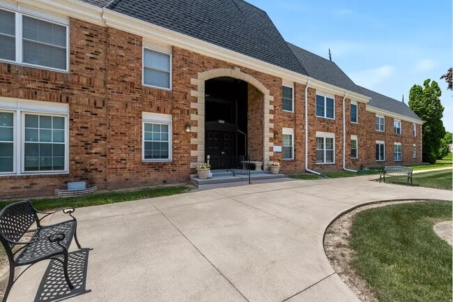 Photo - 2101 Chateau Ct Unit 106