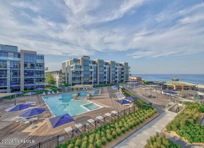 Building Photo - 20 Melrose Terrace Unit 211