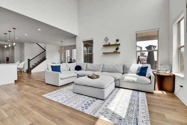 Building Photo - 6302 E 142nd Pl