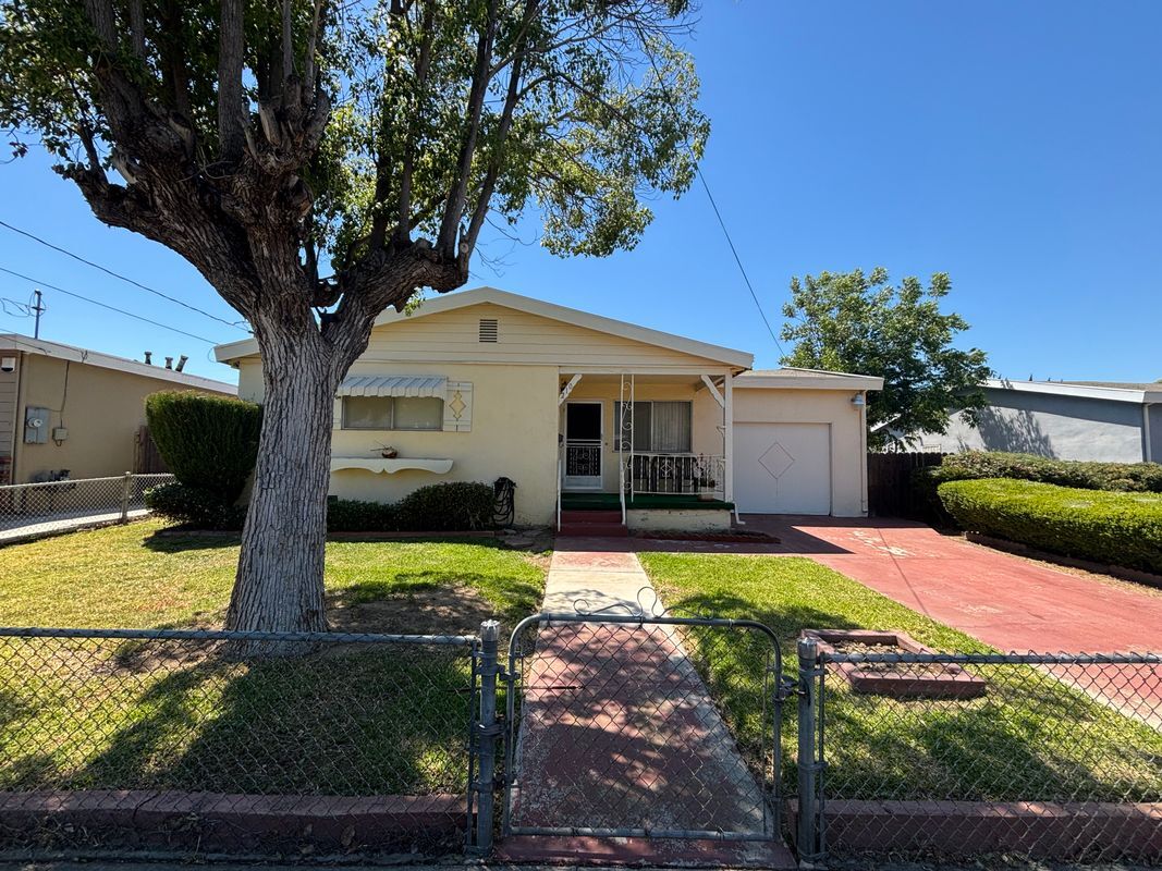 Photo - 210 Benjamin Ave